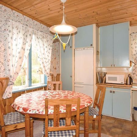 2 Bedroom Stunning Home In Molkom Sutterhojden Exterior foto